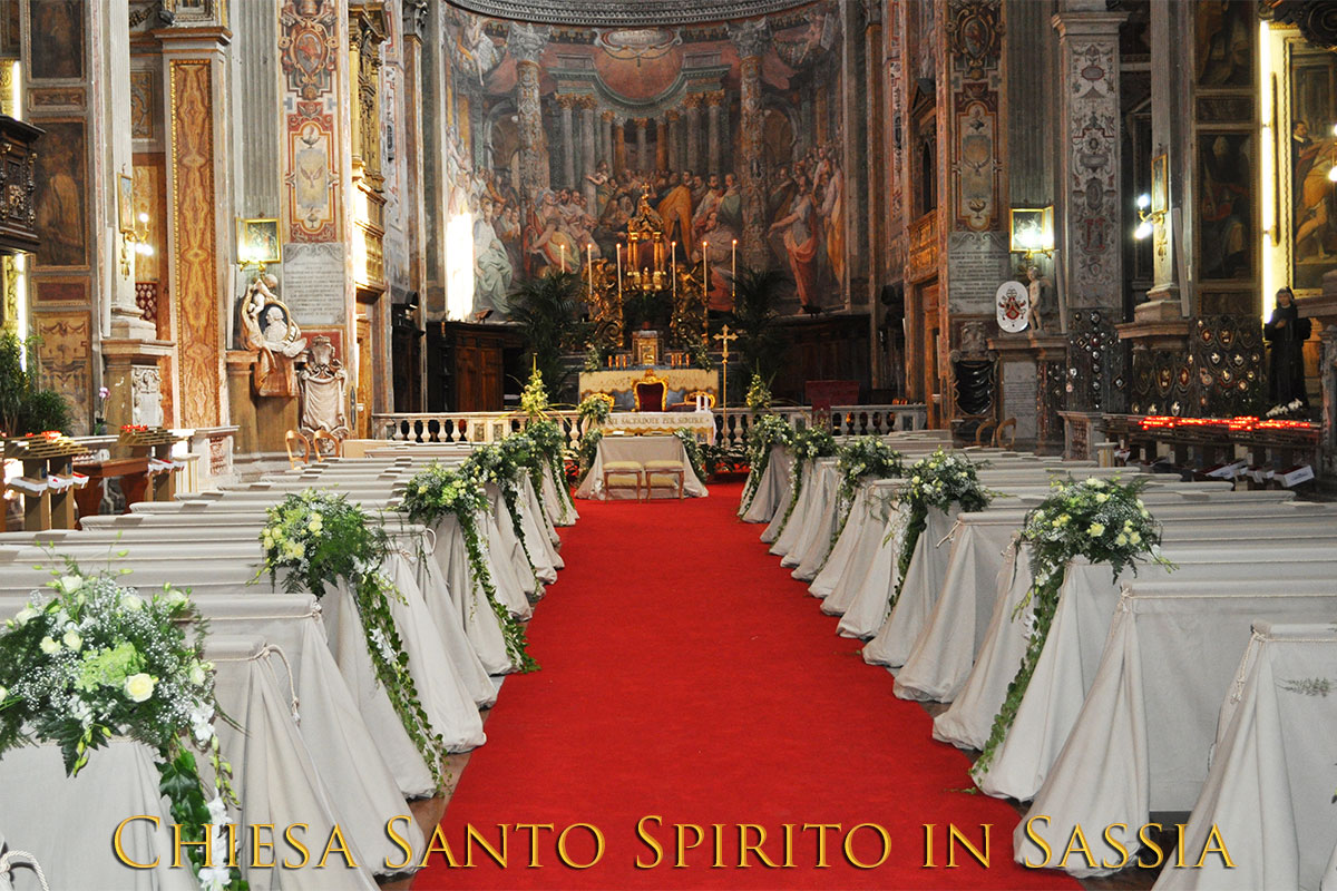 Flower arrangement for wedding in Santo Spirito in Sassia Church